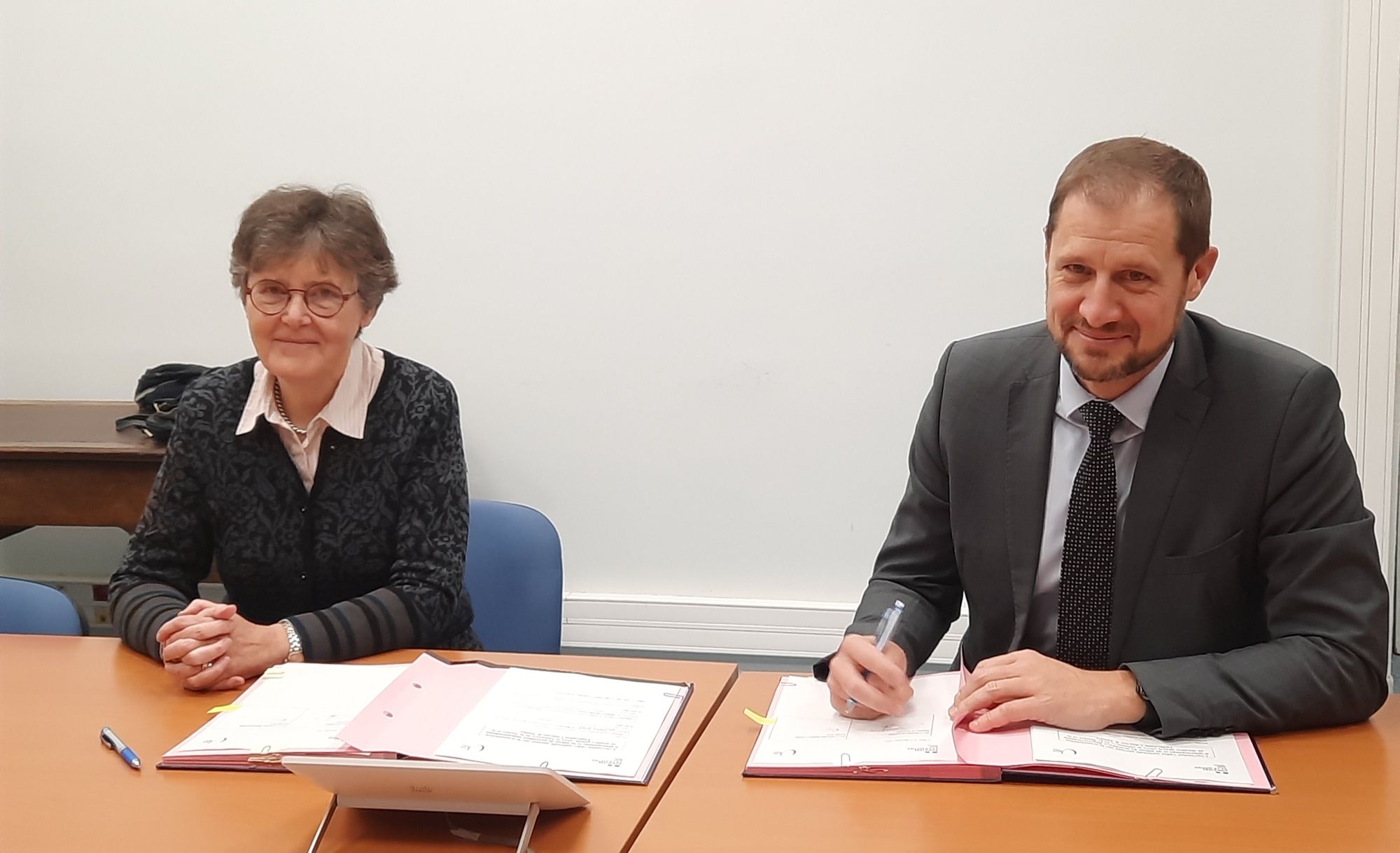 Signature de la convention entre le minist&egrave;re de la Justice et Citoyens & Justice - PLEX